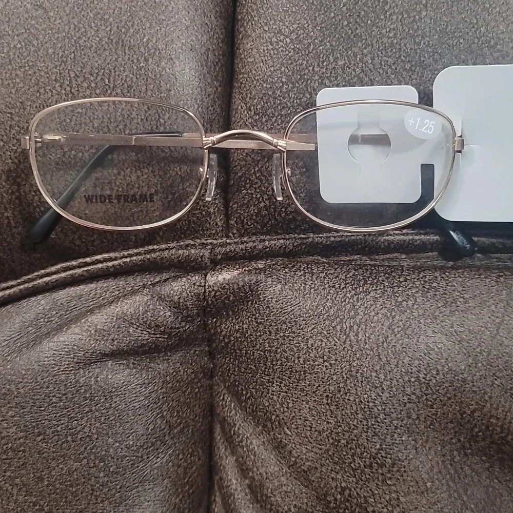 Reading glasses magnifying 1.25x wide frame